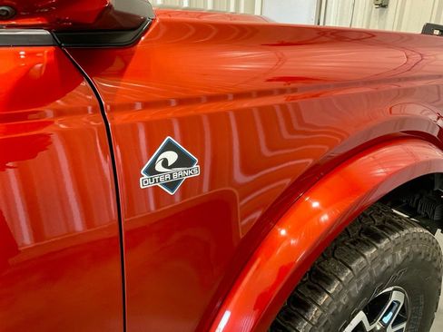 Used 2022 Ford Bronco Outer Banks AWD/4WD image 5