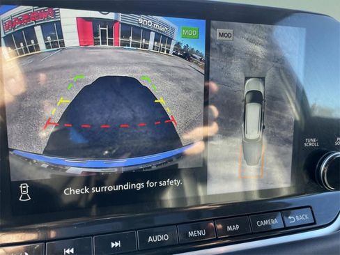 Used 2023 Nissan Rogue SL w/ SL Premium Package image 29