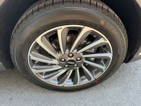 New 2026 Lincoln Corsair Reserve image 9