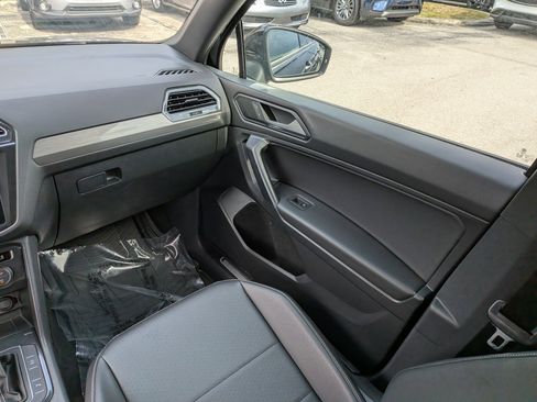 Used 2021 Volkswagen Tiguan SE R-Line w/ 3rd Row Seat Package AWD/4WD image 18