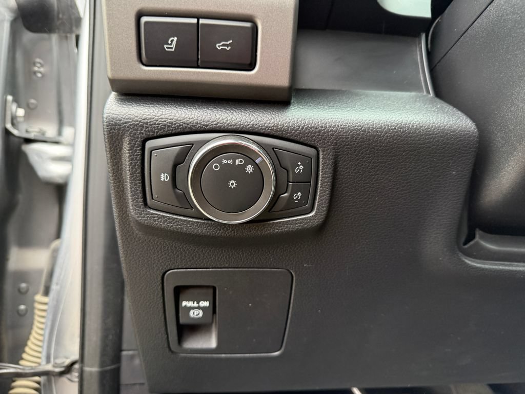 Used 2020 Ford Expedition Max XLT w/ Equipment Group 202A AWD/4WD image 29