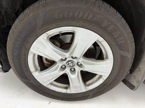 Used 2021 Toyota Highlander LE image 7