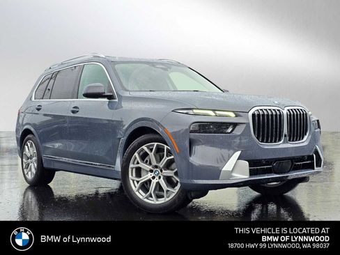 Used 2025 BMW X7 xDrive40i w/ Premium Package image 1