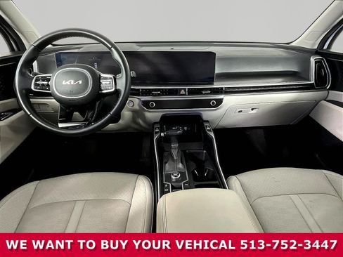 Certified 2024 Kia Sorento S w/ Panoramic Sunroof Package FWD image 7