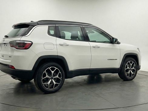 Used 2025 Jeep Compass Limited image 9