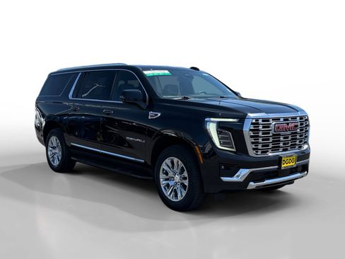 Used 2025 GMC Yukon XL Denali AWD/4WD image 7