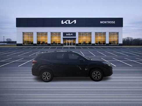 Used 2023 Subaru Forester Premium AWD/4WD image 4