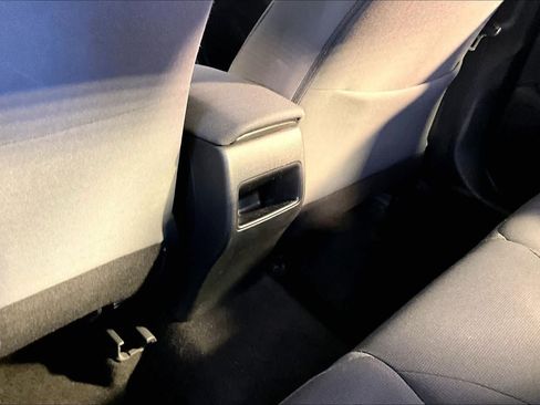 Used 2020 Toyota Corolla LE FWD image 35