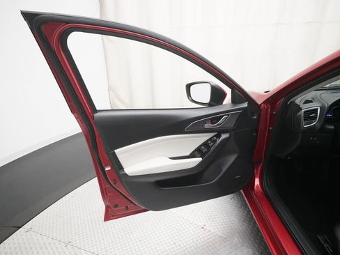 Used 2018 MAZDA MAZDA3 Grand Touring w/ Premium Equipment Package image 25