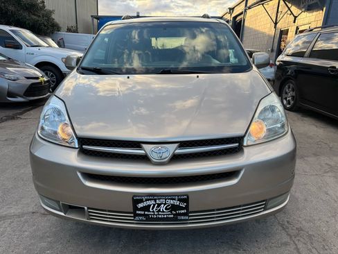 Used 2004 Toyota Sienna XLE Limited image 2