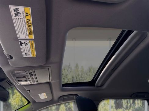 Used 2018 Honda CR-V Touring image 21