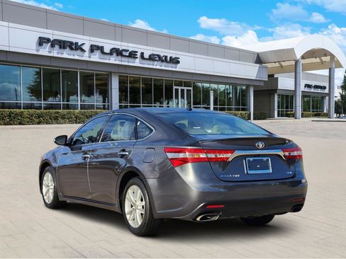 Used 2015 Toyota Avalon XLE Premium image 4