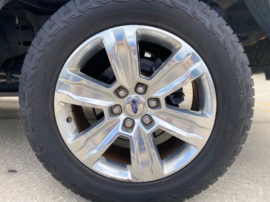 Used 2017 Ford F150 Platinum w/ Equipment Group 701A Luxury AWD/4WD image 9