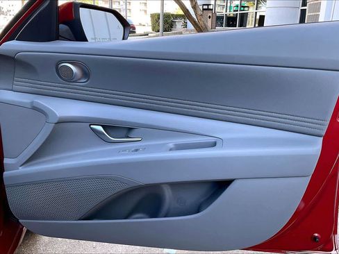 Certified 2025 Hyundai Elantra SEL image 19