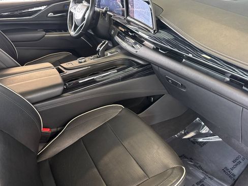 Used 2021 Cadillac Escalade ESV Sport w/ Driver Assist Tech Package AWD/4WD image 17