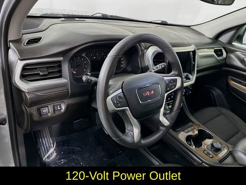 Used 2023 GMC Acadia SLE w/ Driver Convenience Package image 14