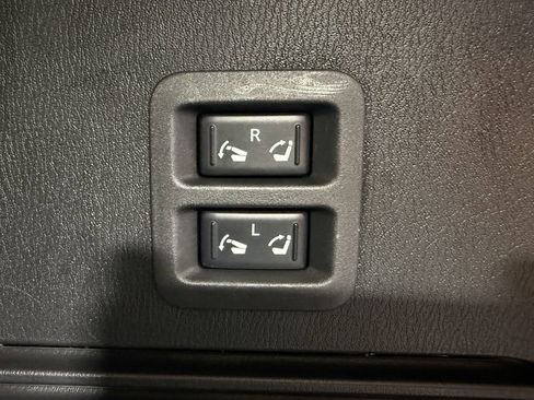 Certified 2021 Nissan Armada Platinum w/ Captain's Chairs Package image 38