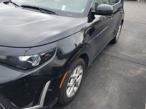 Used 2023 Kia Soul S image 1