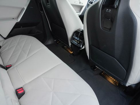 Used 2023 BMW iX xDrive50 w/ Premium Package image 29