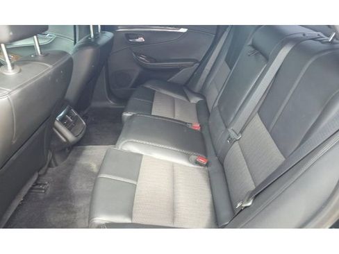 Used 2014 Chevrolet Impala LT w/ Convenience Package FWD image 9