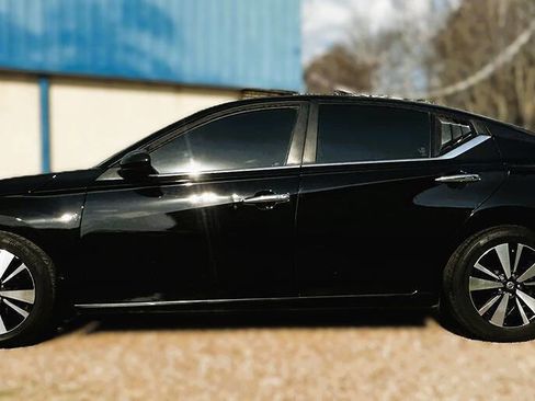 Used 2022 Nissan Altima 2.5 S FWD image 16