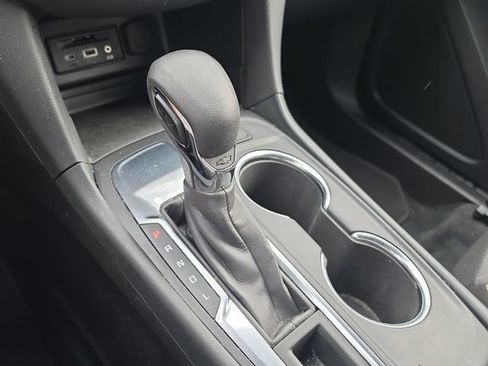 Used 2024 Chevrolet Equinox LT FWD image 30