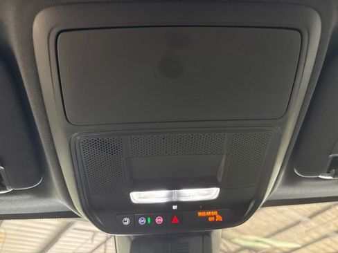 Used 2025 Chevrolet Equinox LT FWD image 30