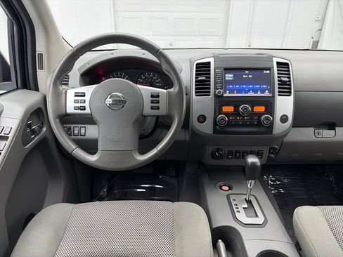 Used 2020 Nissan Frontier SV image 16