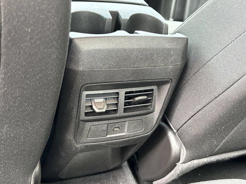 Used 2024 Chevrolet Colorado LT RWD image 11