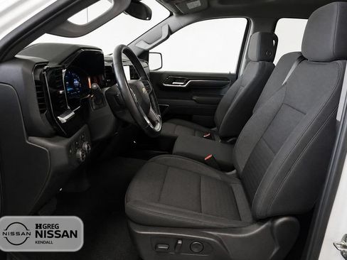 Used 2024 Chevrolet Silverado 1500 LT AWD/4WD image 10
