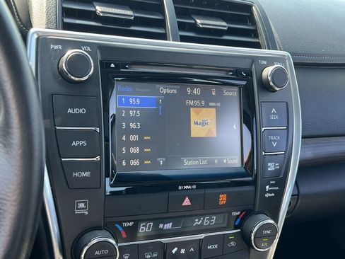 Used 2016 Toyota Camry XLE FWD image 16
