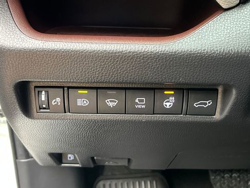 Used 2022 Toyota RAV4 Limited image 27