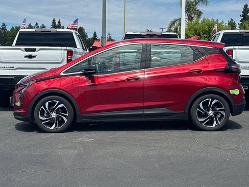 Used 2023 Chevrolet Bolt LT w/ Infotainment Package FWD image 8