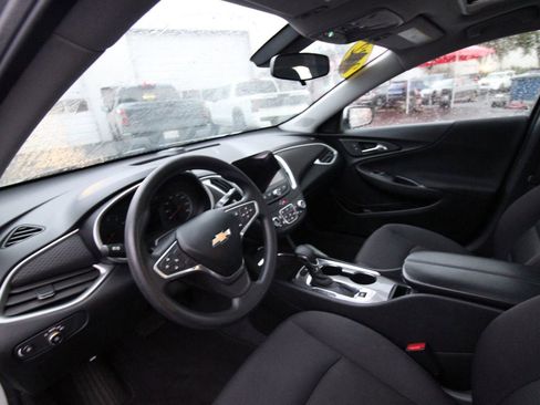 Used 2022 Chevrolet Malibu LT FWD image 11