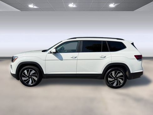Used 2025 Volkswagen Atlas SE FWD image 2