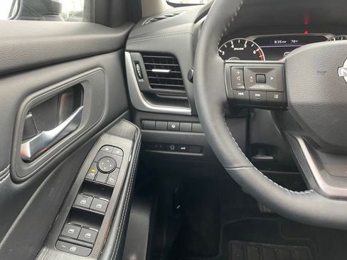 Certified 2025 Nissan Rogue SV w/ SV Premium Package FWD image 13