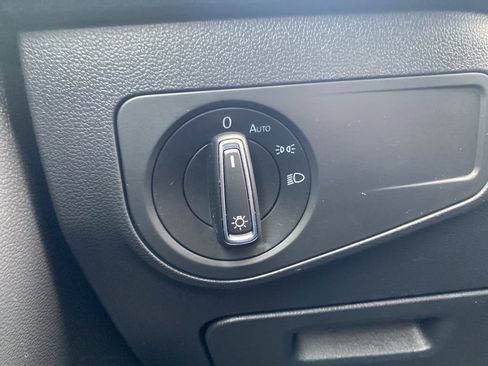 Used 2022 Volkswagen Tiguan SE R-Line image 20