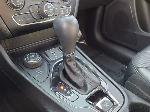 Used 2023 Jeep Cherokee Altitude Lux image 16