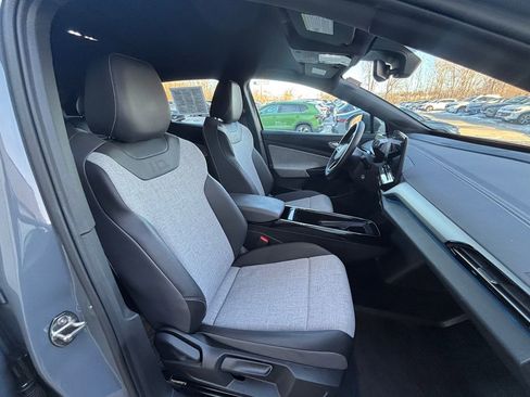 Certified 2023 Volkswagen ID.4 Pro image 13