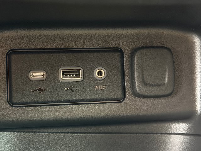 Used 2024 Chevrolet Equinox LT w/ LPO, Floor Liner Package FWD image 21