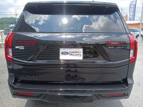 New 2026 Ford Expedition Platinum w/ Stealth Performance Package AWD/4WD image 4