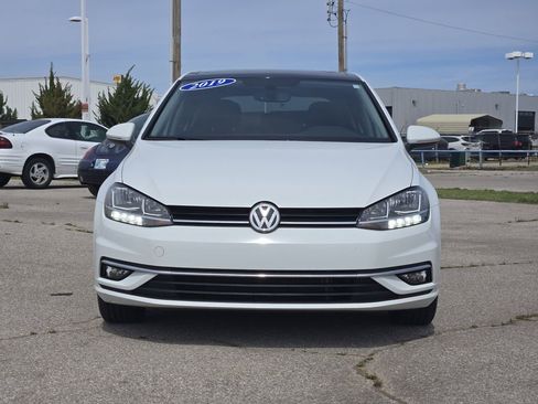 Used 2019 Volkswagen Golf SE FWD image 2