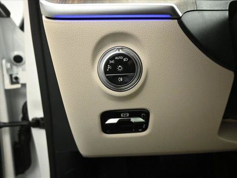 Certified 2026 Mercedes-Benz C 300 4MATIC Sedan image 11