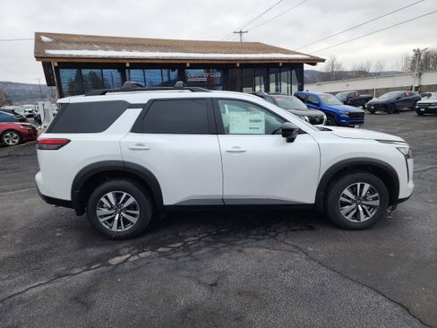 New 2026 Nissan Pathfinder SL AWD/4WD image 9