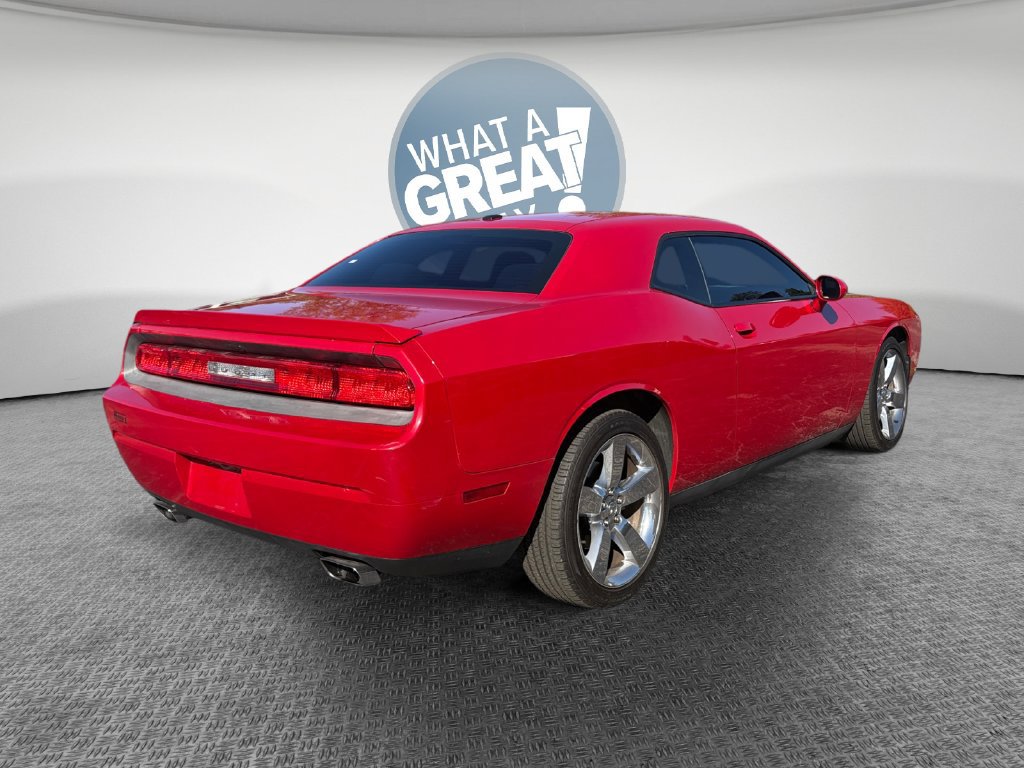 Used 2012 Dodge Challenger R/T RWD image 3