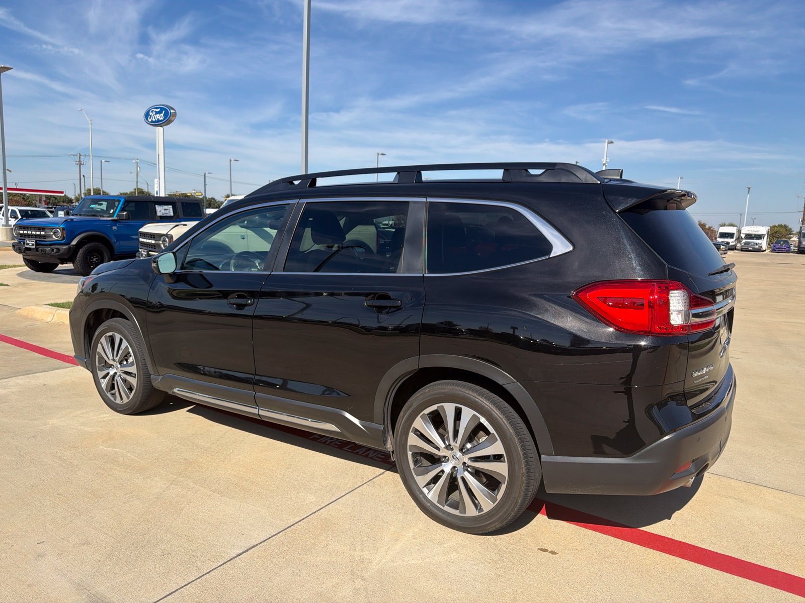 Used 2022 Subaru Ascent Limited w/ Technology Package AWD/4WD image 5