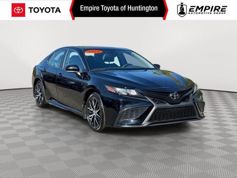 Used 2024 Toyota Camry SE w/ Convenience Package FWD image 1