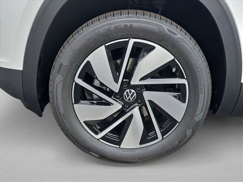 New 2026 Volkswagen Atlas SEL AWD/4WD image 13