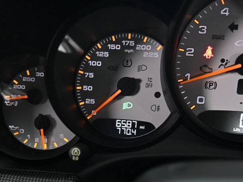 Used 2018 Porsche 911 GT3 RWD image 25