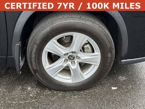 Used 2022 Toyota Highlander LE AWD/4WD image 7